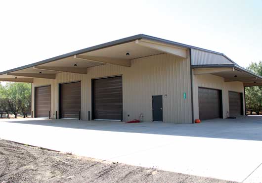 Large farms and dairies in the Central Valley sometimes need large buildings. M-Mig Construction, Inc. built this shop and storage area for one customer.